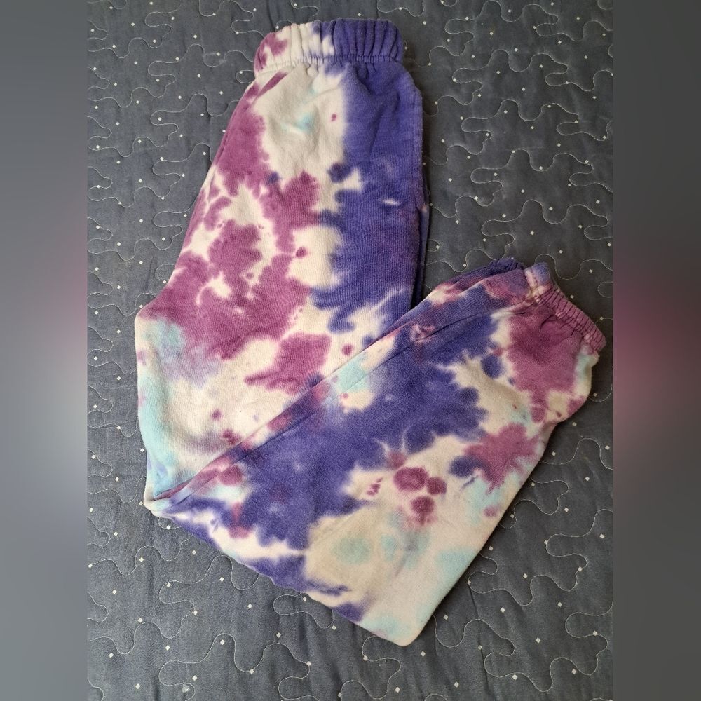 Bucee's tie dye sweat pants size youth small
